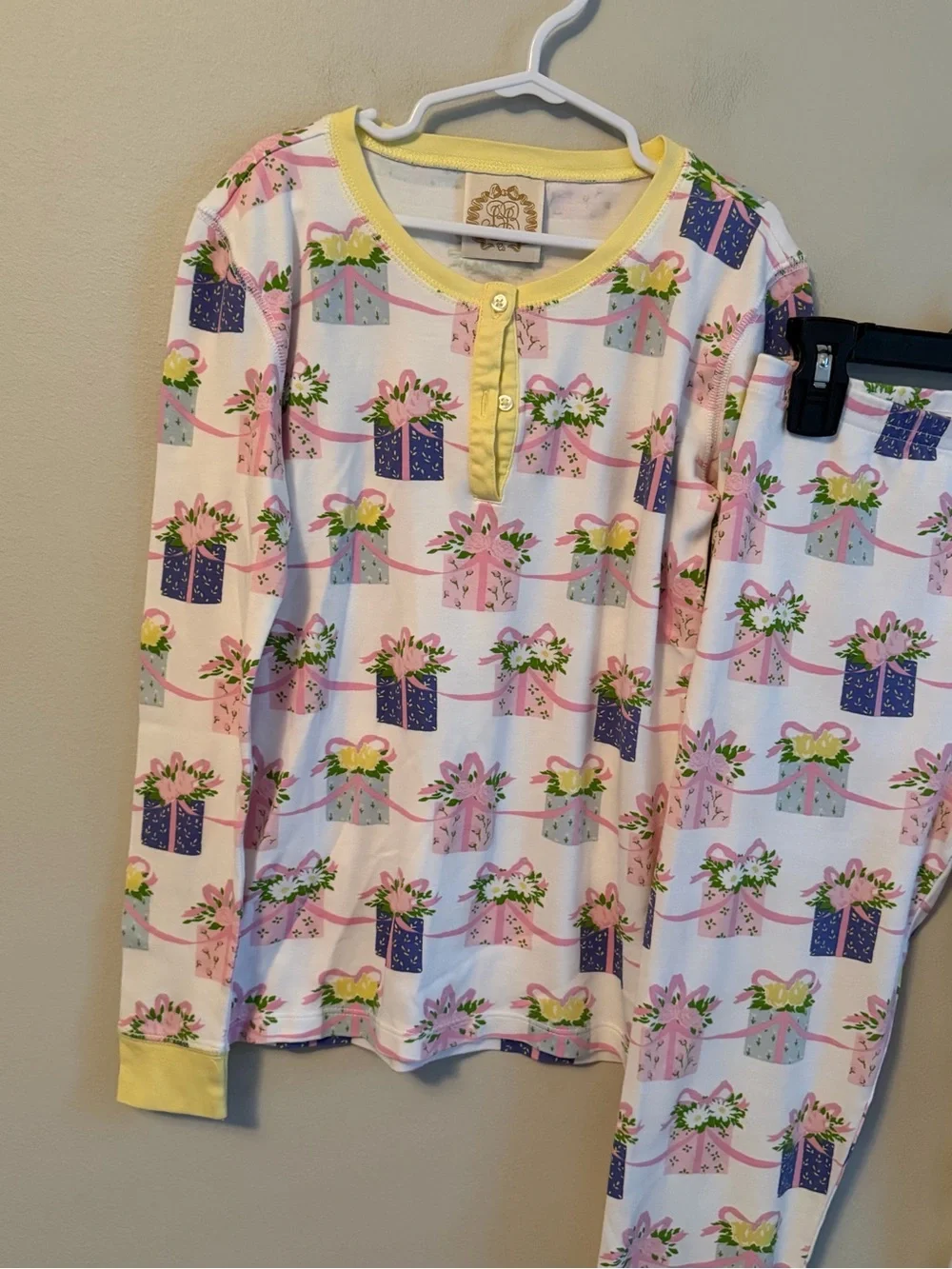 The Beaufort Bonnet Company Everydays a Gift Pajamas